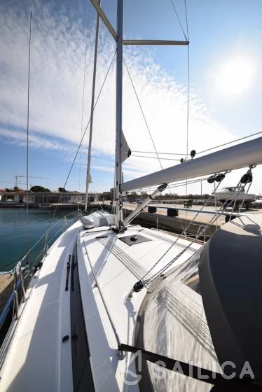 Bavaria C42 - Yacht Charter Sailica