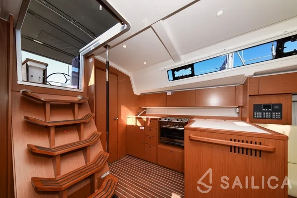Bavaria C42 - Yacht Charter Sailica