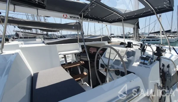 Astréa 42 - Yacht Charter Sailica