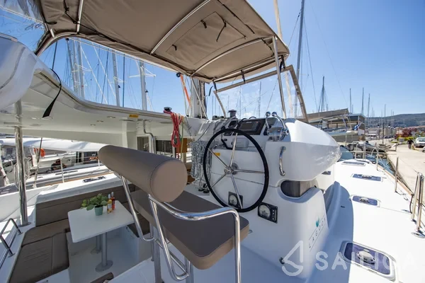 Lagoon 39 - Yacht Charter Sailica