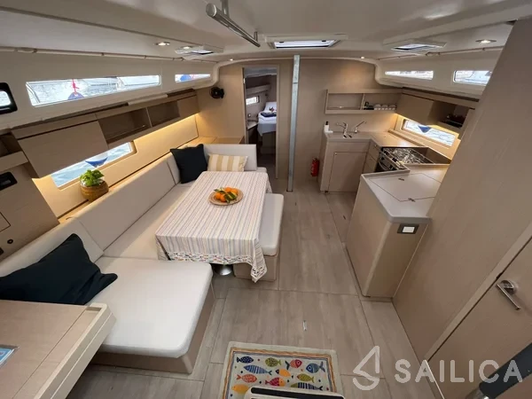 Oceanis 40.1 - Yacht Charter Sailica