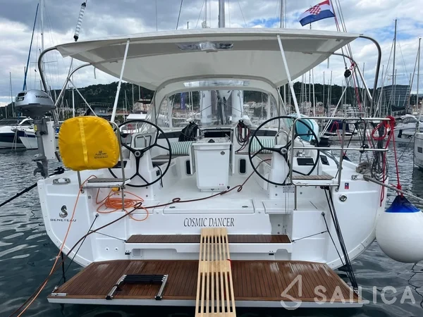 Oceanis 40.1 - Yacht Charter Sailica