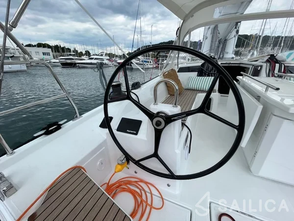 Oceanis 40.1 - Yacht Charter Sailica