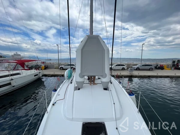 Oceanis 40.1 - Yacht Charter Sailica