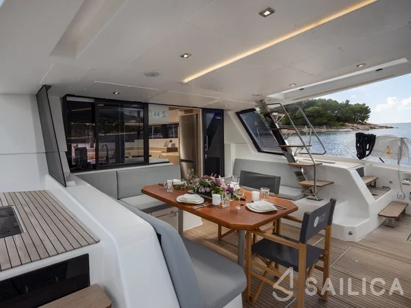 Cervetti 44 - Yacht Charter Sailica