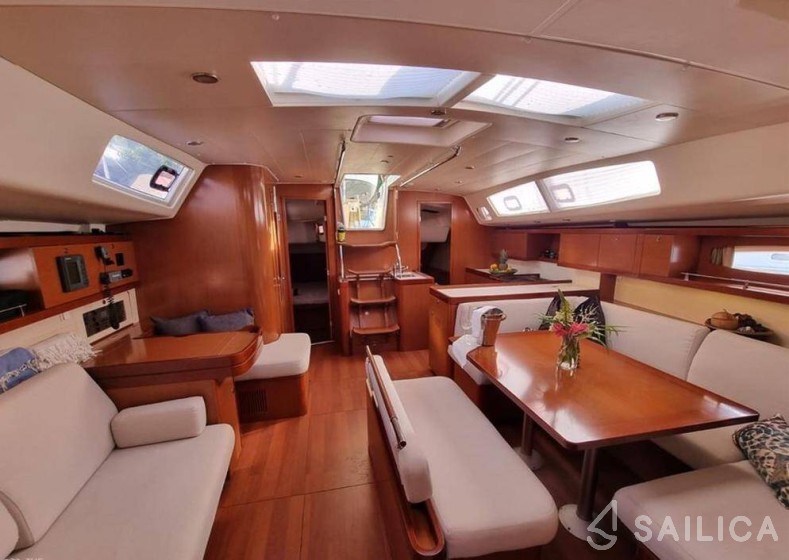 Oceanis 54 - Yacht Charter Sailica