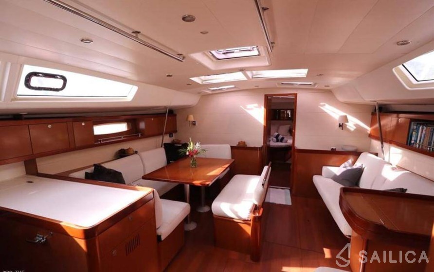 Oceanis 54 - Yacht Charter Sailica