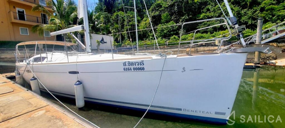 Oceanis 54 - Yacht Charter Sailica
