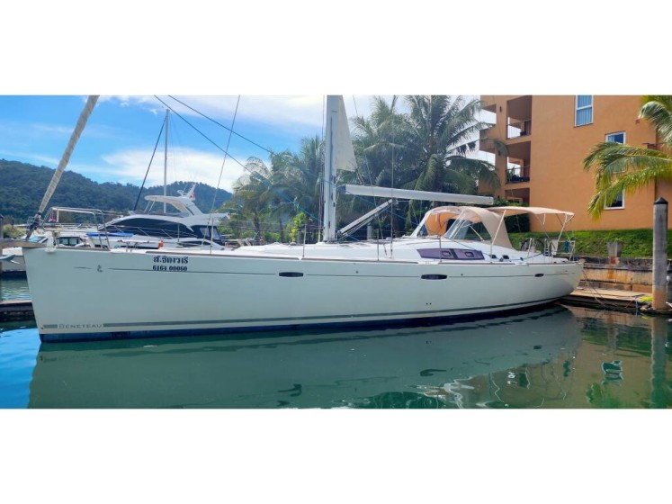 Oceanis 54 - Yacht Charter Sailica