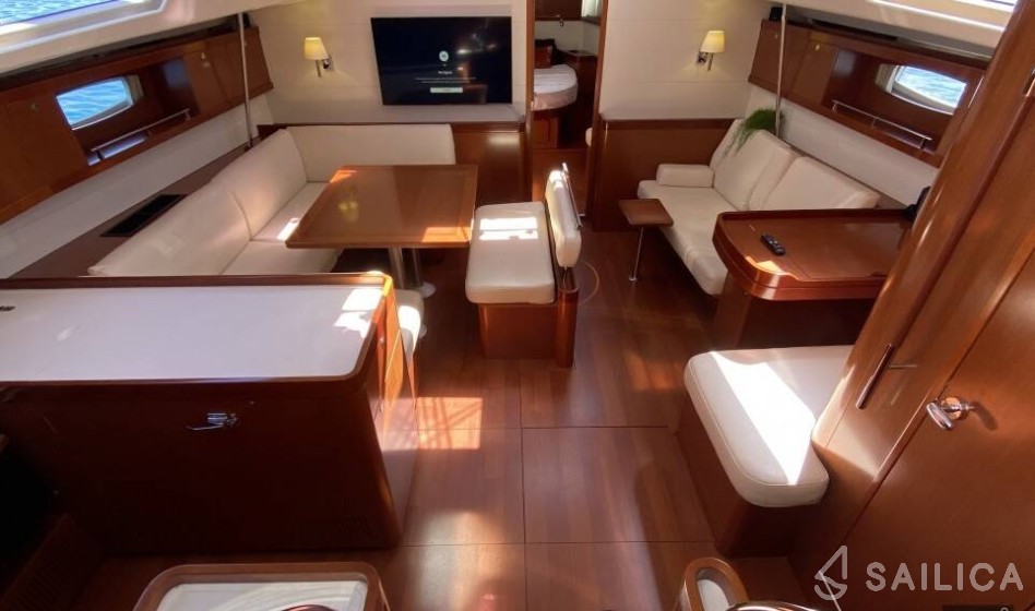 Oceanis 54 - Yacht Charter Sailica