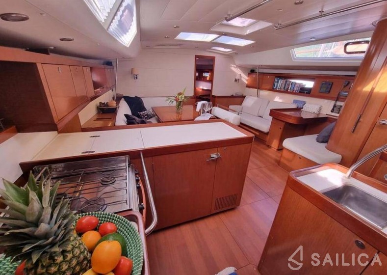 Oceanis 54 - Yacht Charter Sailica