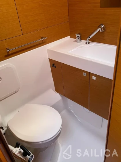 Sun Odyssey 479 - Yacht Charter Sailica