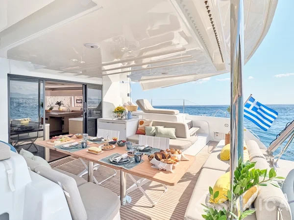 Lagoon 51 - Yacht Charter Sailica