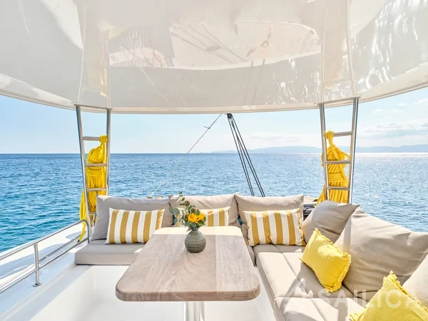 Lagoon 51 - Yacht Charter Sailica