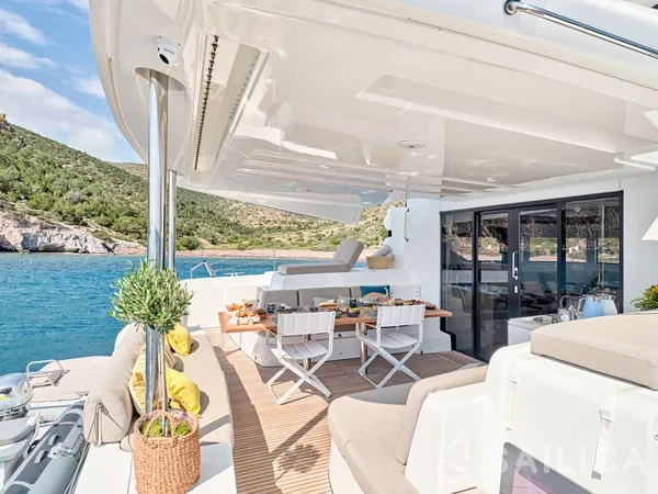 Lagoon 51 - Yacht Charter Sailica
