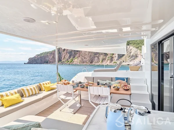 Lagoon 51 - Yacht Charter Sailica