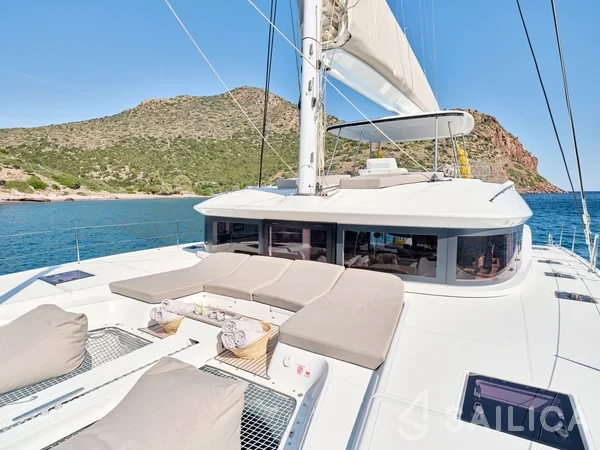 Lagoon 51 - Yacht Charter Sailica