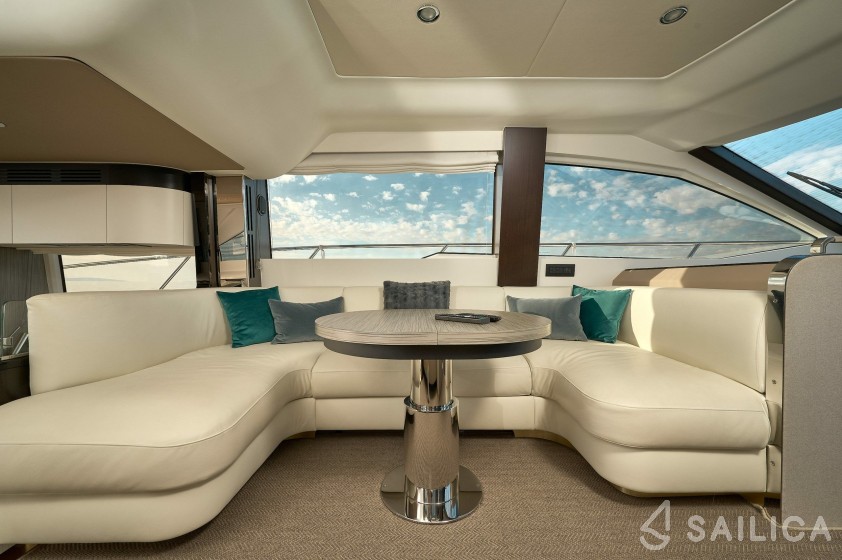 Azimut 55 - Yacht Charter Sailica