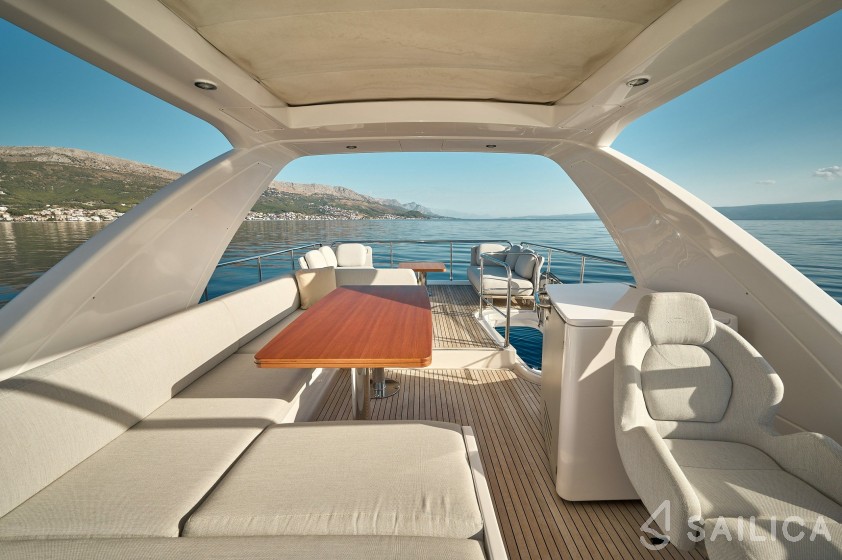 Azimut 55 - Yacht Charter Sailica