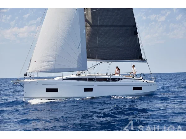 Bavaria 38 - Yacht Charter Sailica