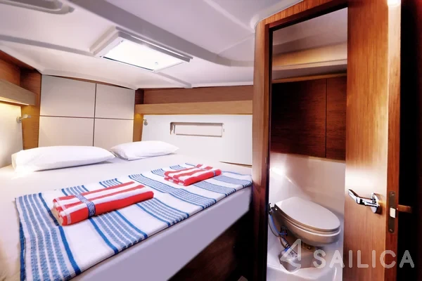 Oceanis 40.1 - Yacht Charter Sailica