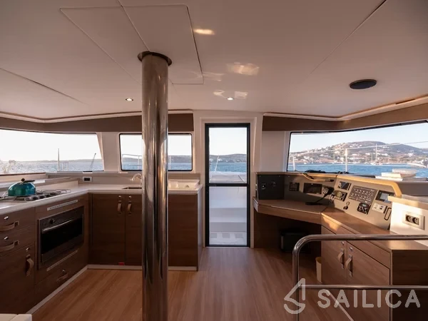 Bali 4.4 - Yacht Charter Sailica