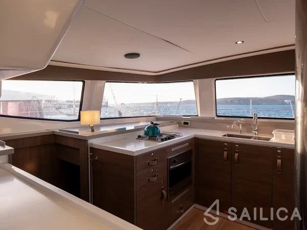 Bali 4.4 - Yacht Charter Sailica