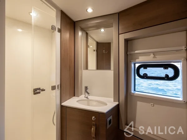 Bali 4.4 - Yacht Charter Sailica
