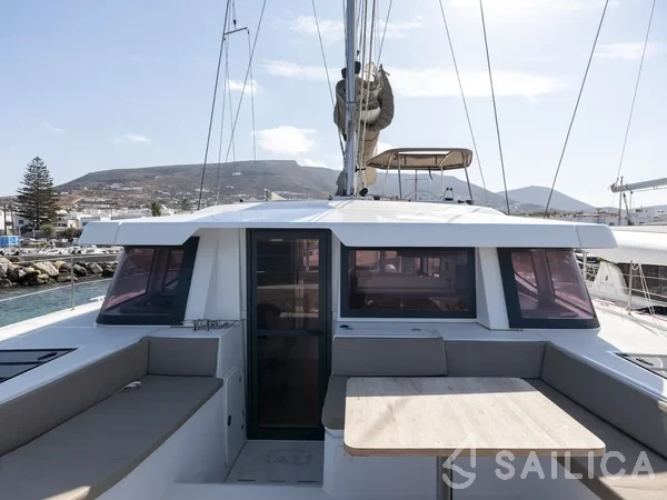 Bali 4.4 - Yacht Charter Sailica
