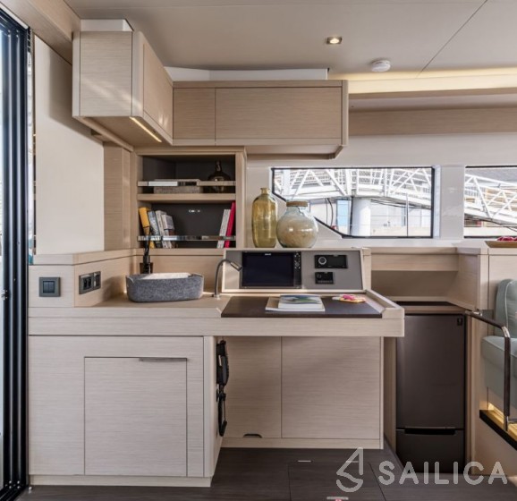 Lagoon 55 - Yacht Charter Sailica
