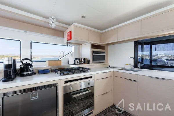 Lagoon 55 - Yacht Charter Sailica