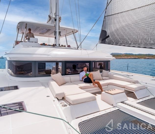 Lagoon 55 - Yacht Charter Sailica