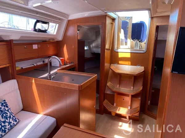 Bavaria 34 - Yacht Charter Sailica