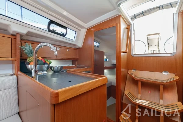 Bavaria 34 - Yacht Charter Sailica