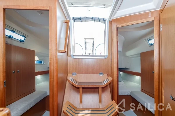 Bavaria 34 - Yacht Charter Sailica