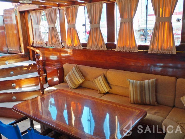 Gulet - Yacht Charter Sailica