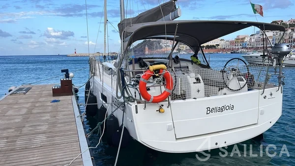 Sun Odyssey 410 - Yacht Charter Sailica