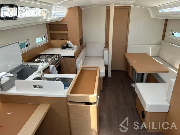 Sun Odyssey 410 - Yacht Charter Sailica