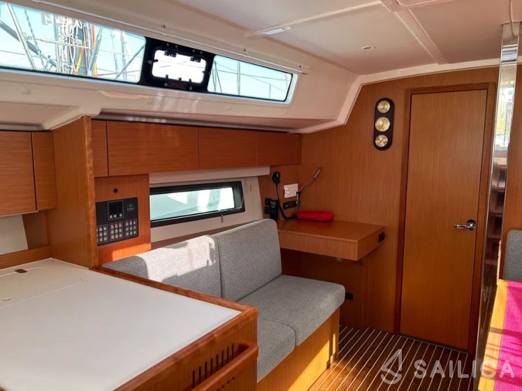 Bavaria C42 - Yacht Charter Sailica