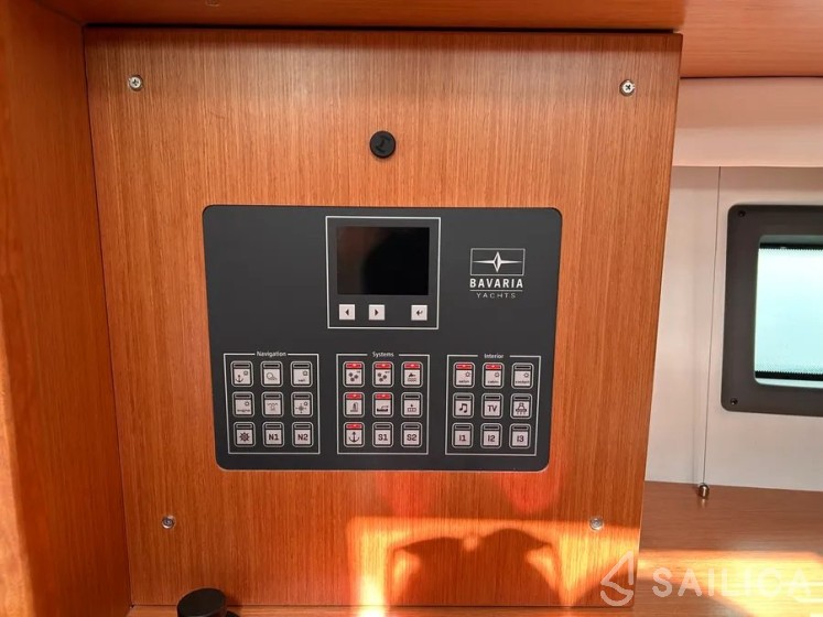 Bavaria C42 - Yacht Charter Sailica