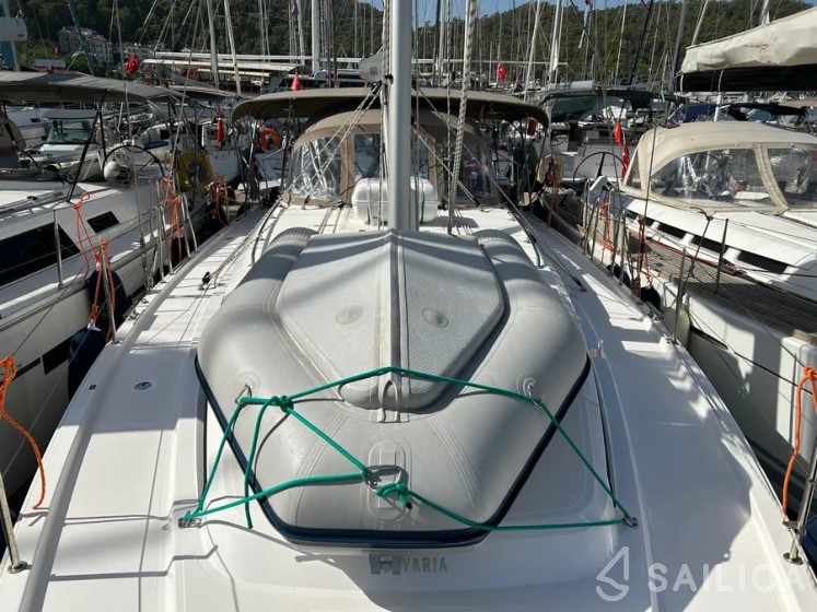 Bavaria C42 - Yacht Charter Sailica