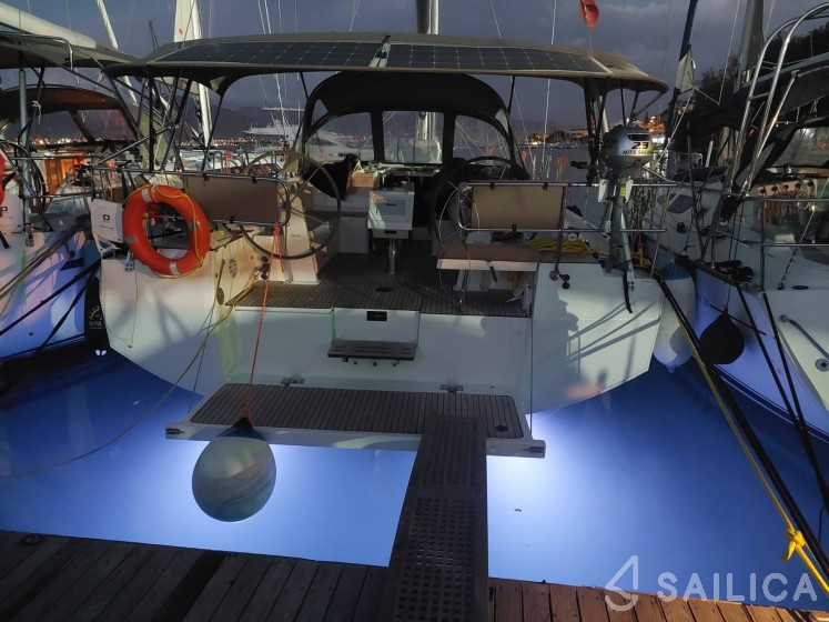 Bavaria C42 - Yacht Charter Sailica