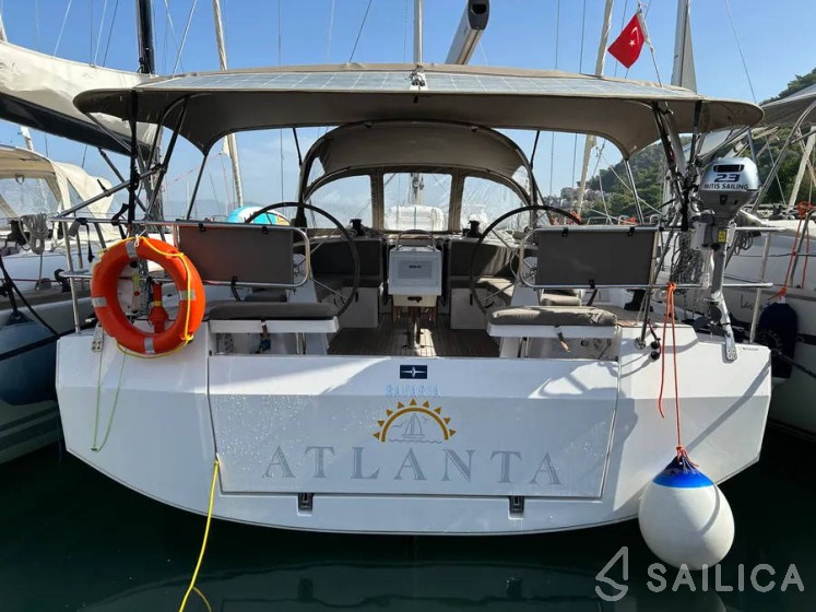 Bavaria C42 - Yacht Charter Sailica