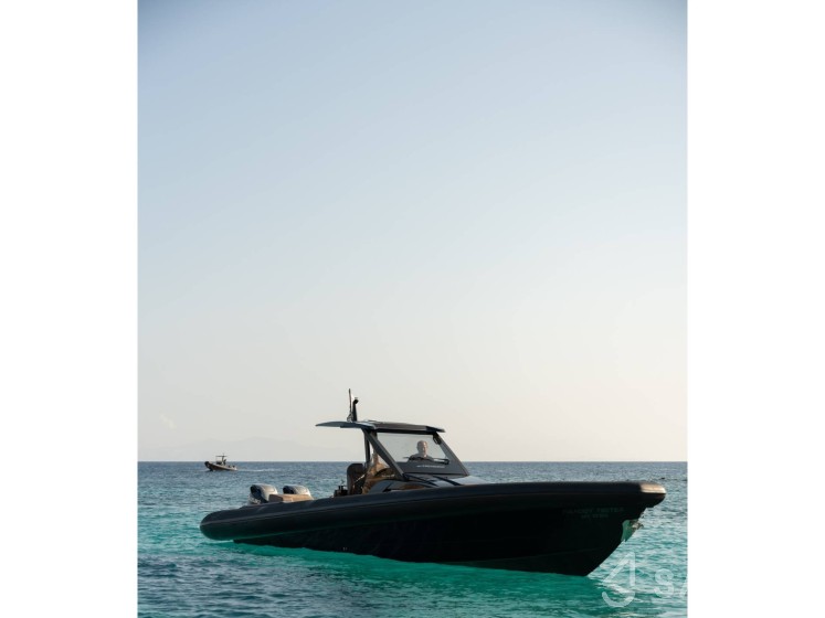 Explorer 40 - Yacht Charter Sailica