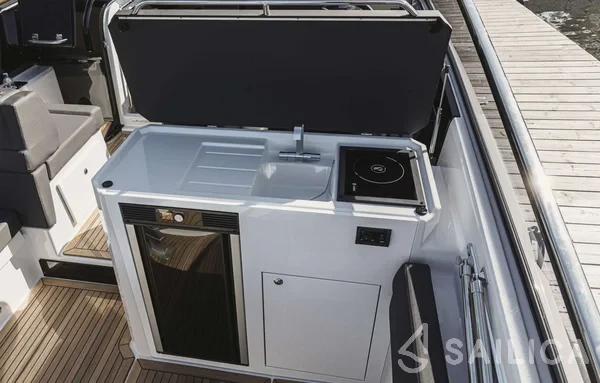 Finnmaster T9 ST - Yacht Charter Sailica