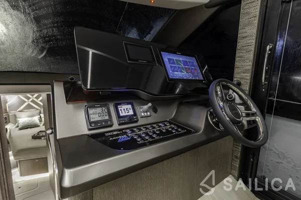 Galeon 440 Fly - Yacht Charter Sailica