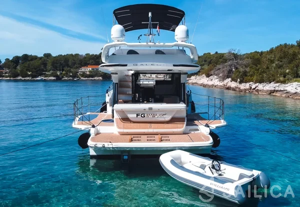 Galeon 440 Fly - Yacht Charter Sailica