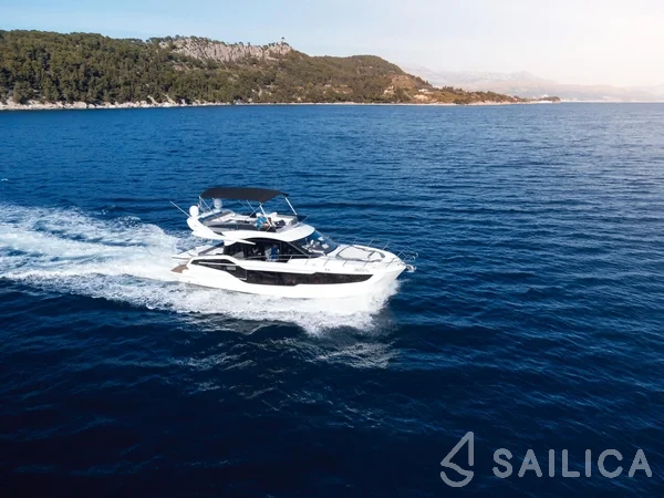 Galeon 440 Fly - Yacht Charter Sailica