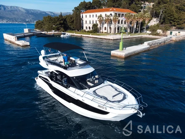 Galeon 440 Fly - Yacht Charter Sailica