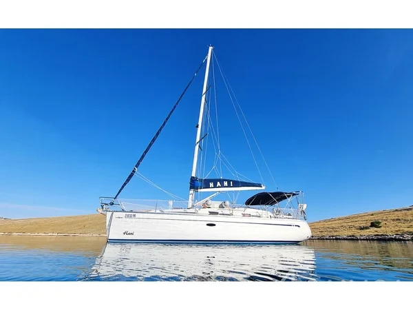Bavaria 37 Cruiser - Yacht Charter Sailica
